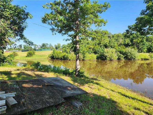10909 7 Highway, Clinton, MO 64735
