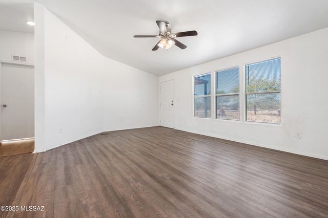 11745 S Kicking Horse Place, Vail, AZ 85641