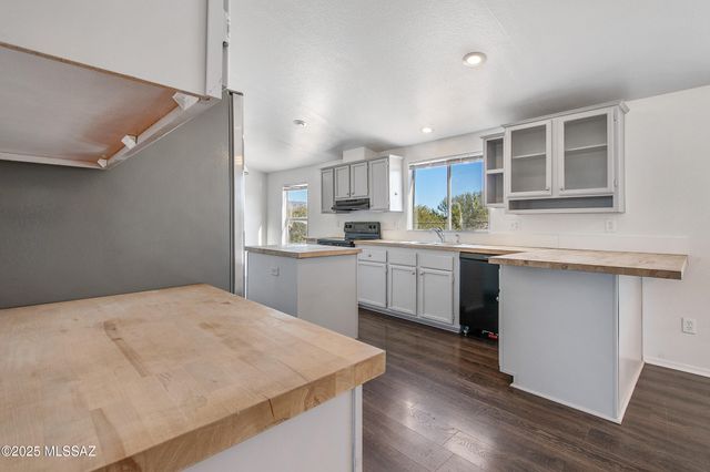 11745 S Kicking Horse Place, Vail, AZ 85641