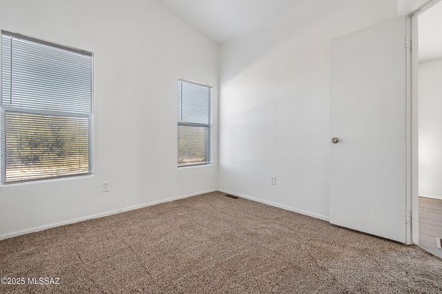 11745 S Kicking Horse Place, Vail, AZ 85641