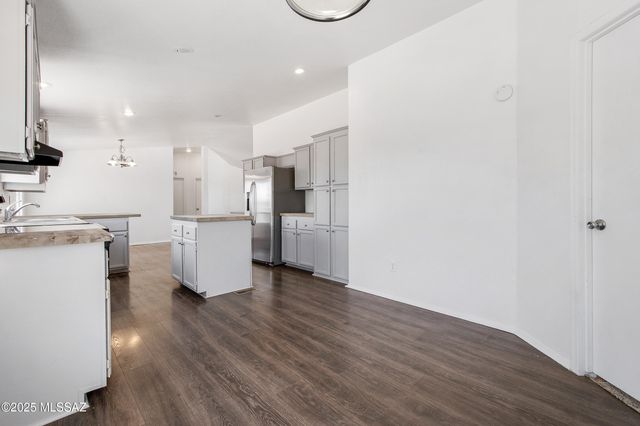 11745 S Kicking Horse Place, Vail, AZ 85641