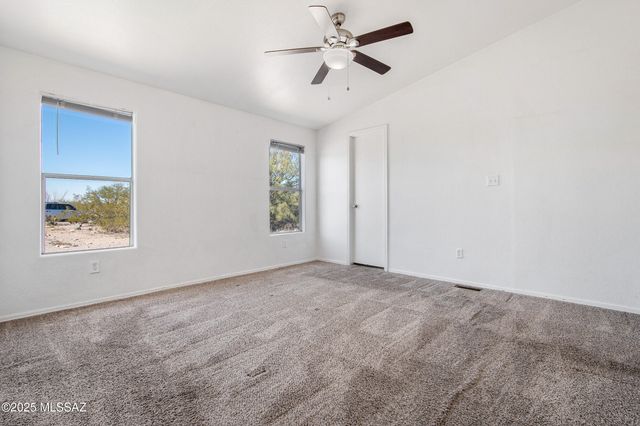 11745 S Kicking Horse Place, Vail, AZ 85641