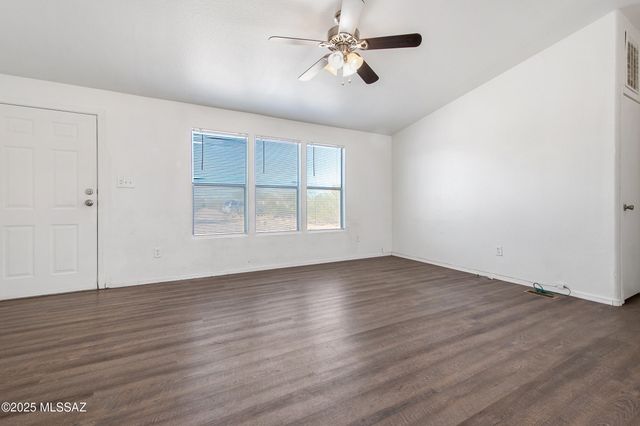 11745 S Kicking Horse Place, Vail, AZ 85641