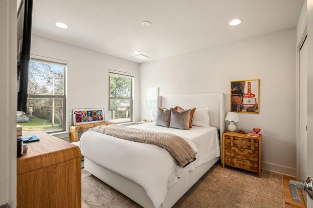 1124 Linden ST B, Austin, TX 78702