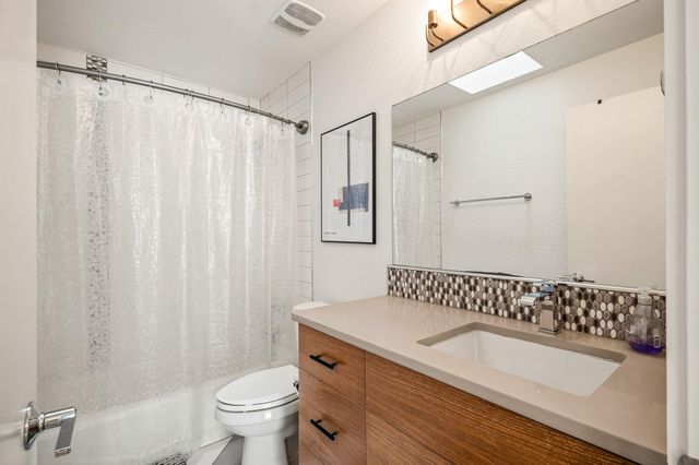 1124 Linden ST B, Austin, TX 78702