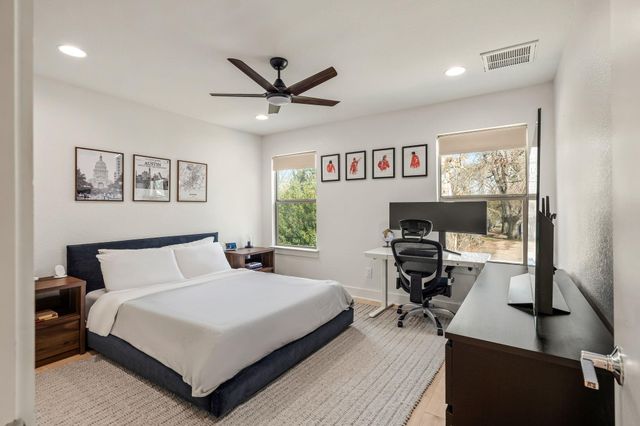 1124 Linden ST B, Austin, TX 78702