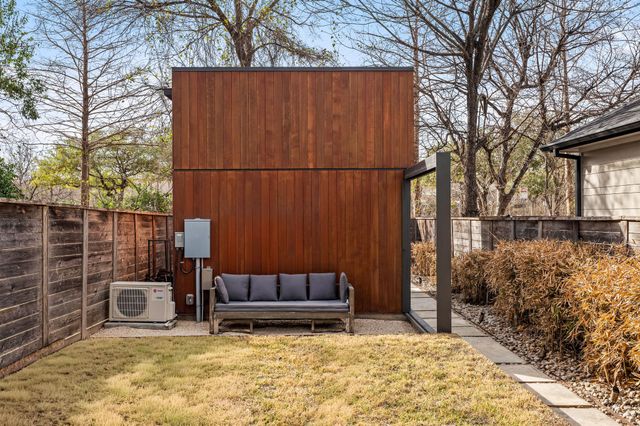 1124 Linden ST B, Austin, TX 78702