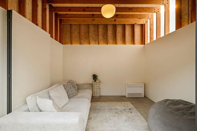 1124 Linden ST B, Austin, TX 78702