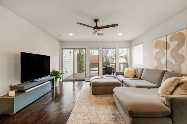 1124 Linden ST B, Austin, TX 78702