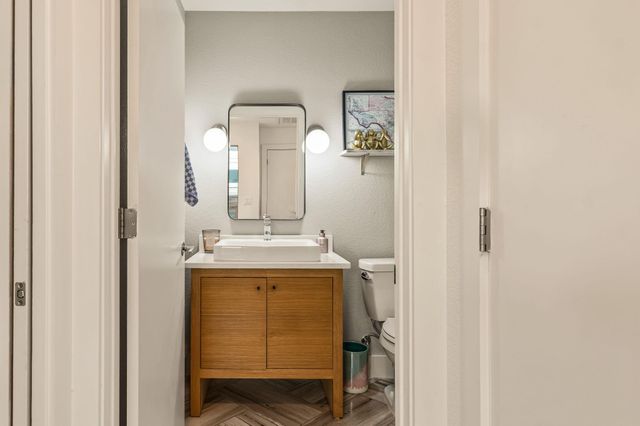 1124 Linden ST B, Austin, TX 78702