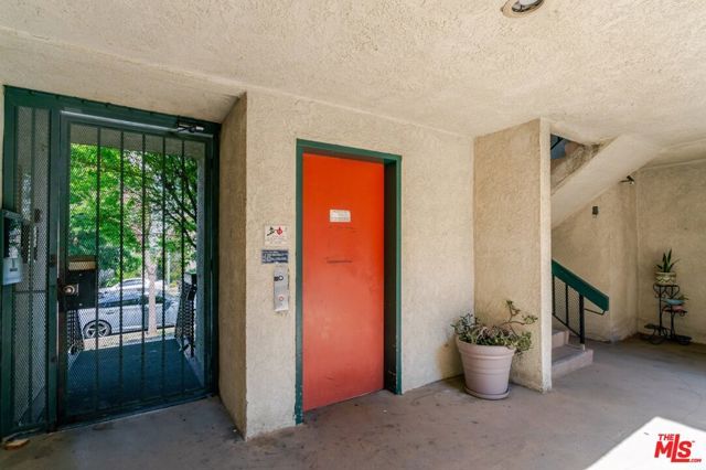 330 Burchett Street 206, Glendale, CA 91203