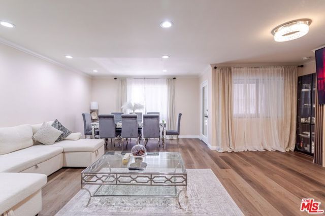 330 Burchett Street 206, Glendale, CA 91203