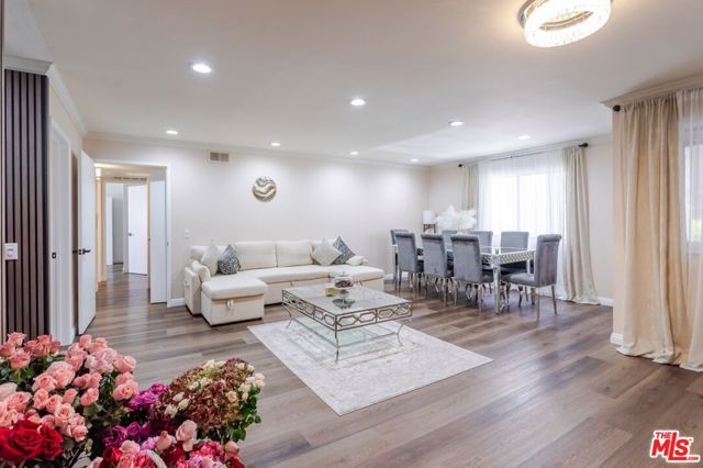 330 Burchett Street 206, Glendale, CA 91203