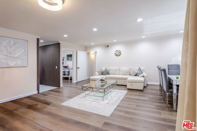 330 Burchett Street 206, Glendale, CA 91203