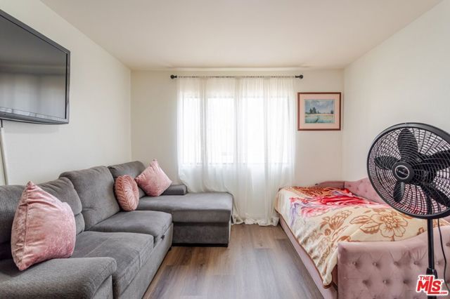 330 Burchett Street 206, Glendale, CA 91203