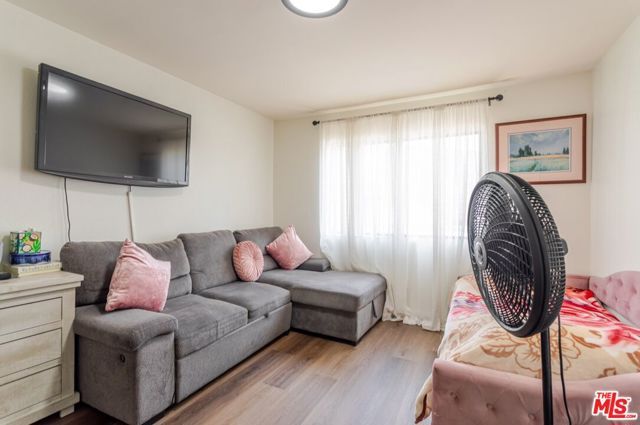 330 Burchett Street 206, Glendale, CA 91203