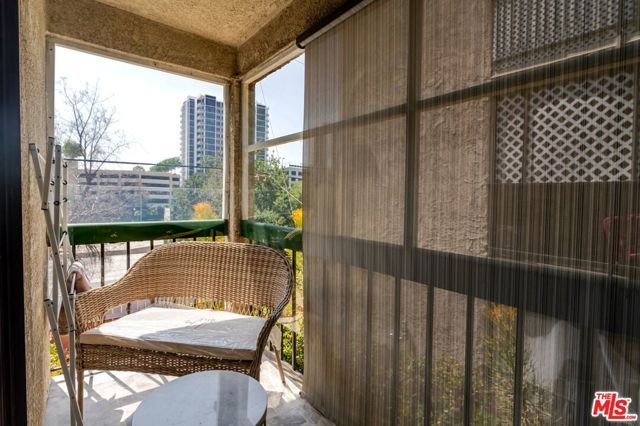 330 Burchett Street 206, Glendale, CA 91203