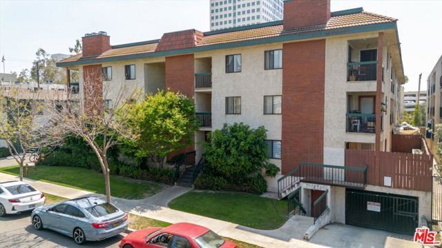 330 Burchett Street 206, Glendale, CA 91203