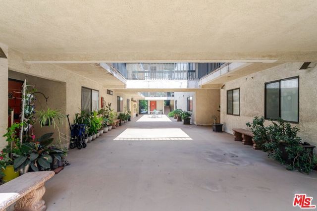 330 Burchett Street 206, Glendale, CA 91203