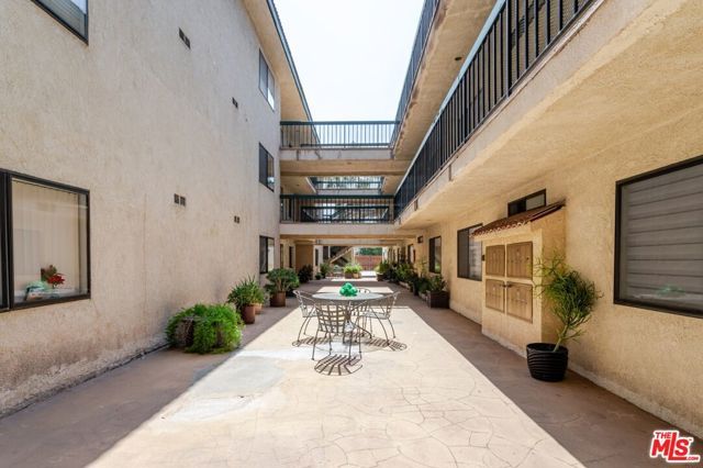 330 Burchett Street 206, Glendale, CA 91203