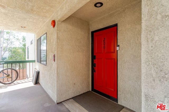 330 Burchett Street 206, Glendale, CA 91203