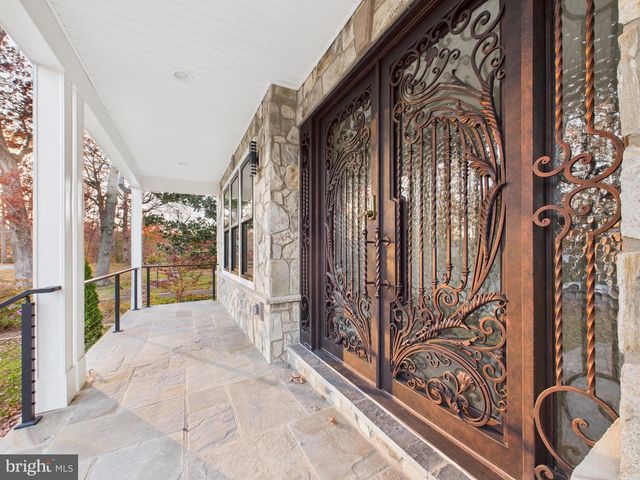 9900 BARBARA ANN LN, Fairfax, VA 22032