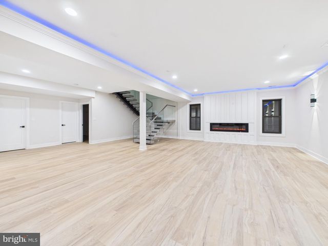 9900 BARBARA ANN LN, Fairfax, VA 22032