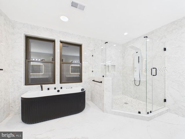 9900 BARBARA ANN LN, Fairfax, VA 22032