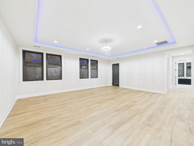 9900 BARBARA ANN LN, Fairfax, VA 22032