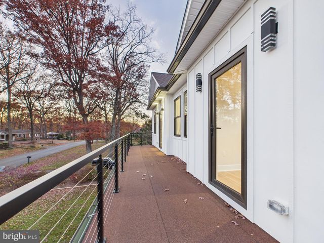 9900 BARBARA ANN LN, Fairfax, VA 22032