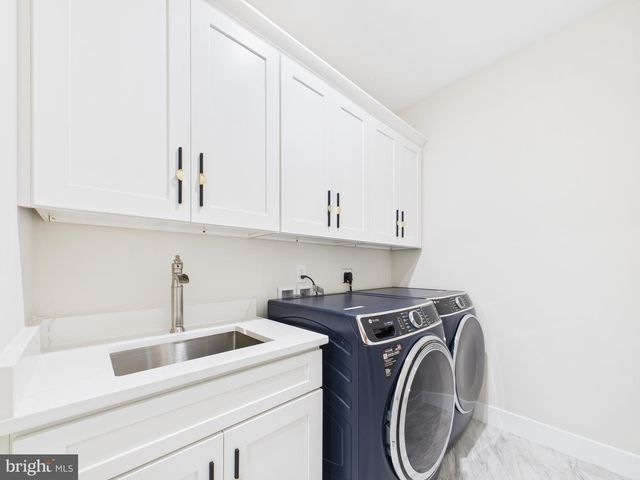 9900 BARBARA ANN LN, Fairfax, VA 22032