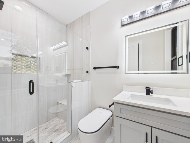 9900 BARBARA ANN LN, Fairfax, VA 22032