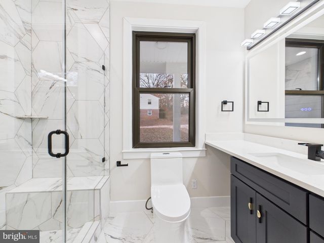 9900 BARBARA ANN LN, Fairfax, VA 22032