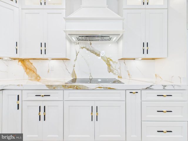 9900 BARBARA ANN LN, Fairfax, VA 22032