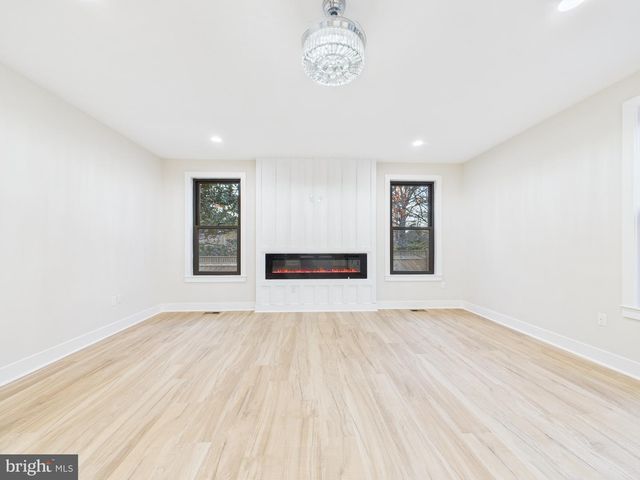 9900 BARBARA ANN LN, Fairfax, VA 22032