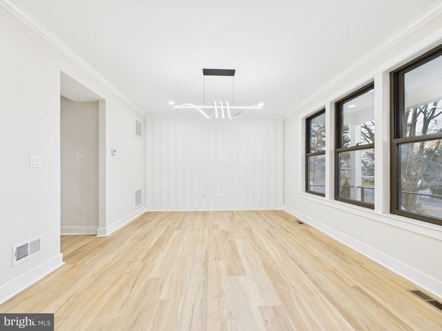 9900 BARBARA ANN LN, Fairfax, VA 22032