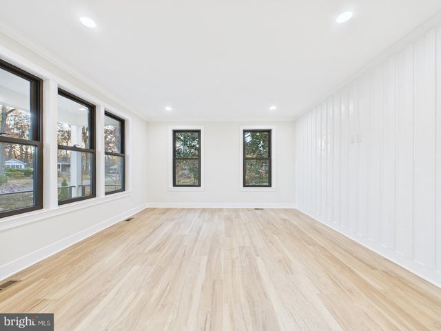 9900 BARBARA ANN LN, Fairfax, VA 22032