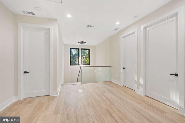 9900 BARBARA ANN LN, Fairfax, VA 22032