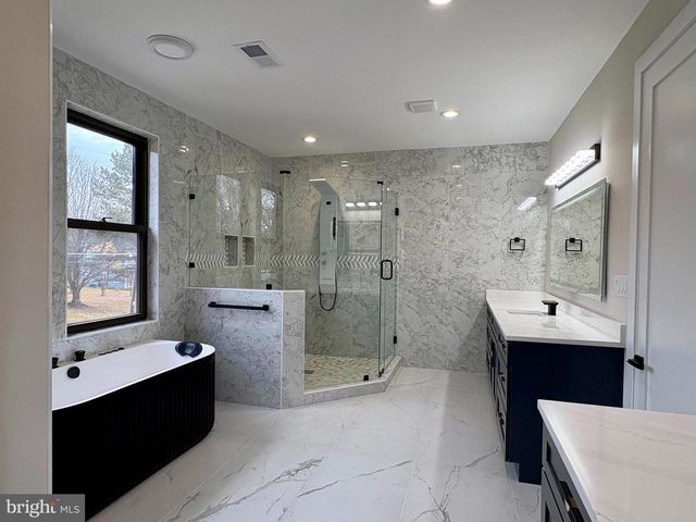 9900 BARBARA ANN LN, Fairfax, VA 22032