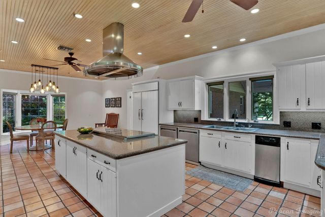 6706 Querbes Drive, Shreveport, LA 71106