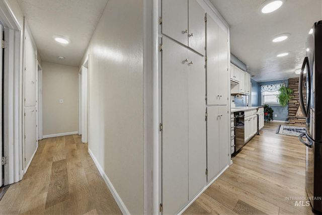 1995 N Wilmington Dr, Boise, ID 83704