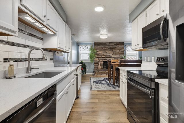 1995 N Wilmington Dr, Boise, ID 83704