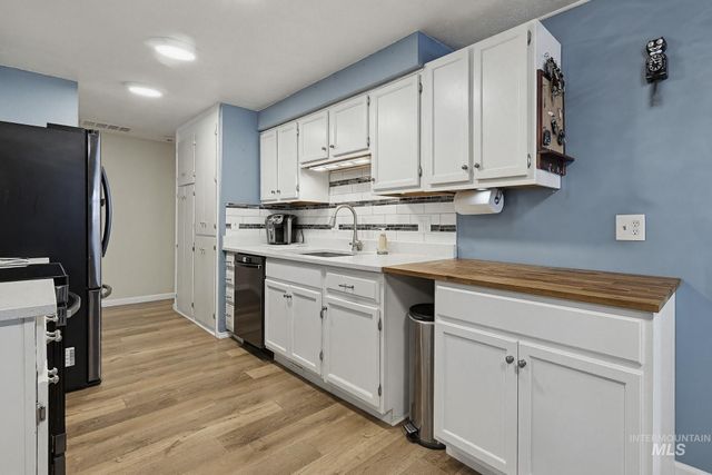 1995 N Wilmington Dr, Boise, ID 83704