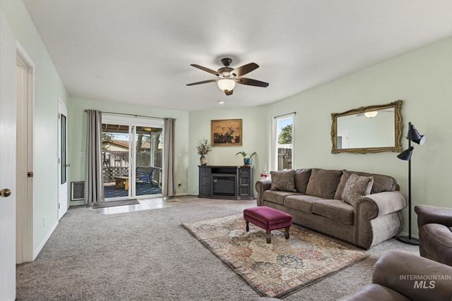 1995 N Wilmington Dr, Boise, ID 83704