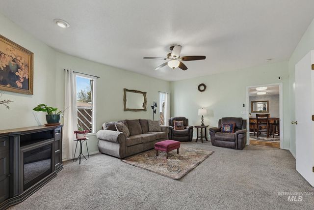 1995 N Wilmington Dr, Boise, ID 83704