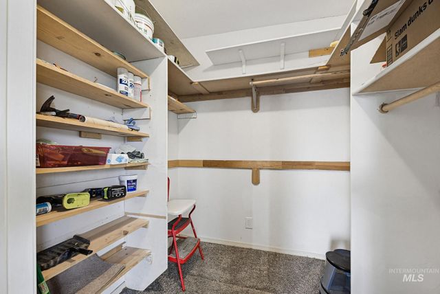 1995 N Wilmington Dr, Boise, ID 83704