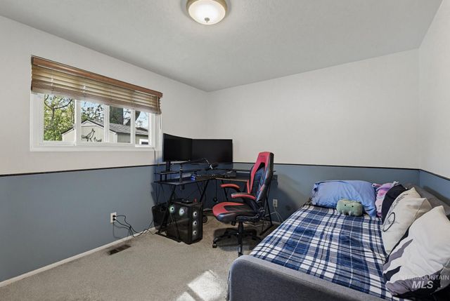 1995 N Wilmington Dr, Boise, ID 83704