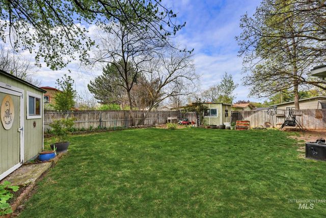 1995 N Wilmington Dr, Boise, ID 83704