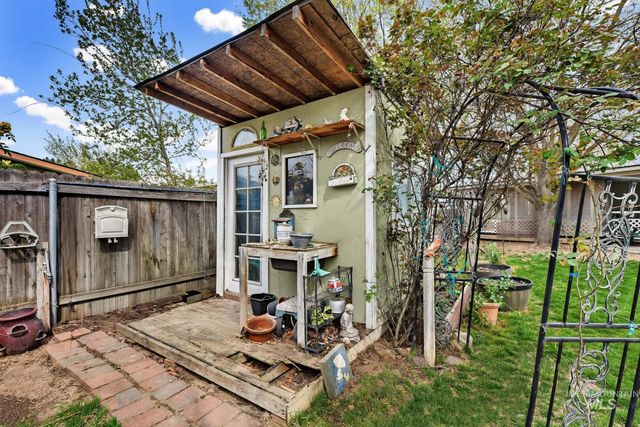 1995 N Wilmington Dr, Boise, ID 83704