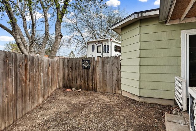 1995 N Wilmington Dr, Boise, ID 83704